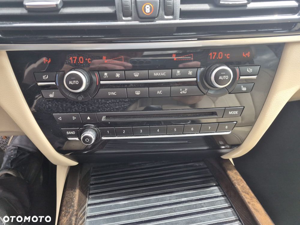 BMW X5 xDrive35i - 26