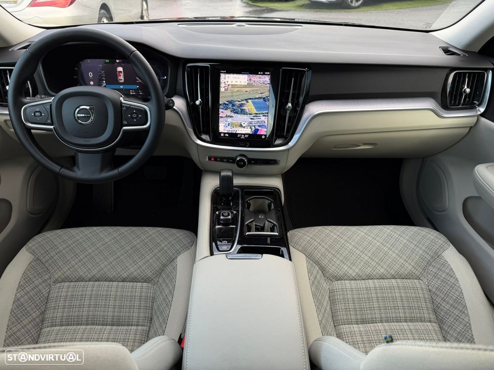 Volvo V60 2.0 T6 AWD TE Essential - 22