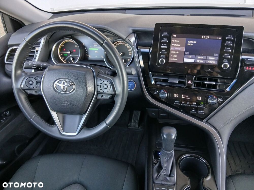 Toyota Camry 2.5 Hybrid Comfort CVT - 24