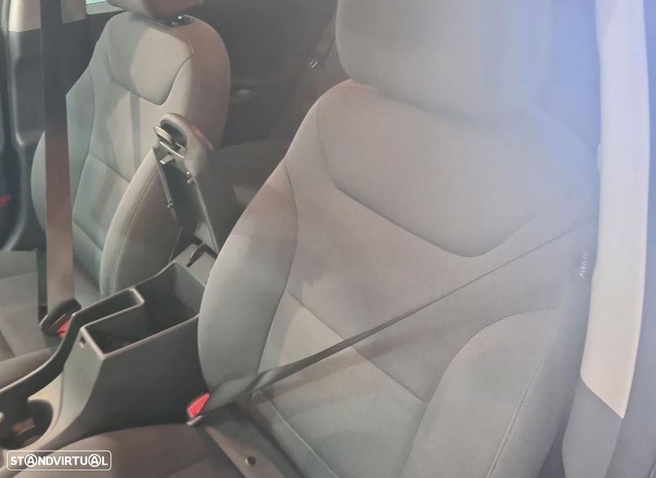 Hyundai Ioniq 1.6 GDI PHEV Tech - 4