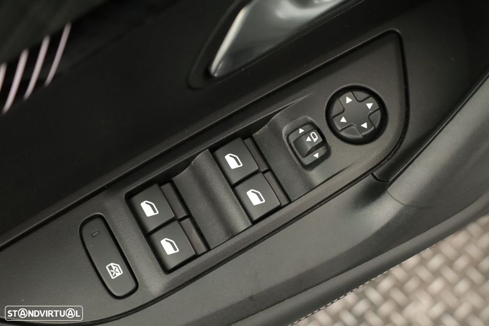 Peugeot 2008 1.2 Allure - 19