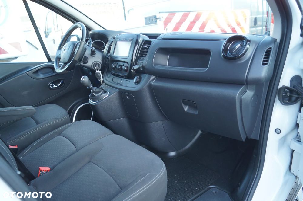 Opel Vivaro - 23