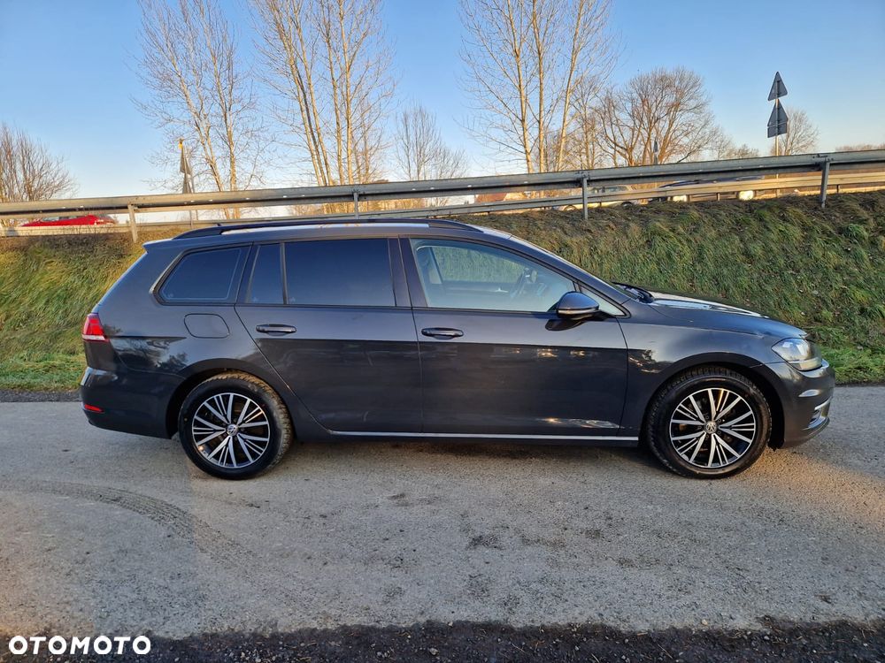 Volkswagen Golf - 5