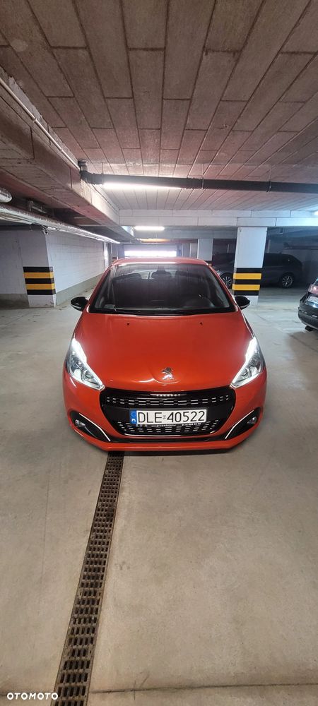 Peugeot 208 1.2 PureTech Allure - 1