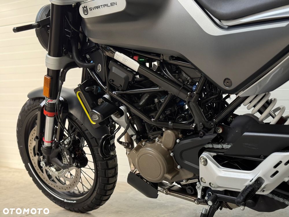 Husqvarna Svartpilen - 33