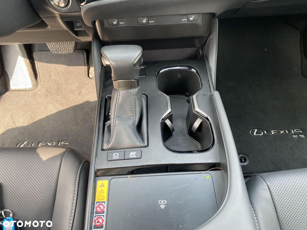 Lexus ES 300h Business Edition - 19