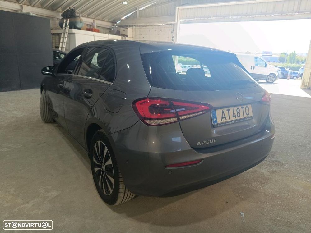 Mercedes-Benz A 250 e Style Plus - 2