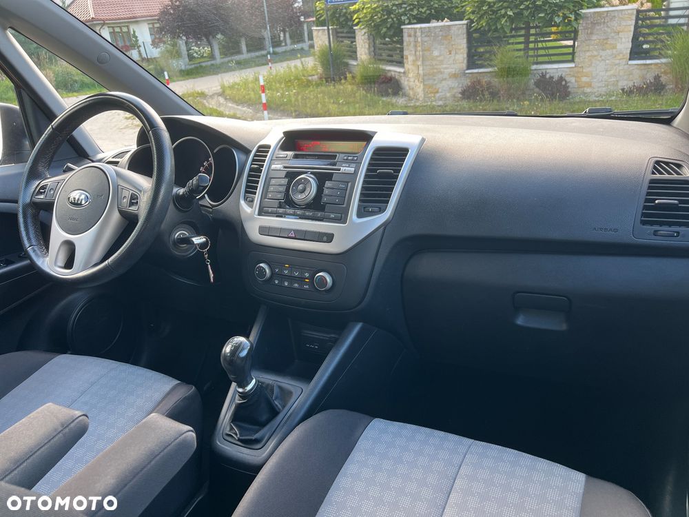 Kia Venga - 6