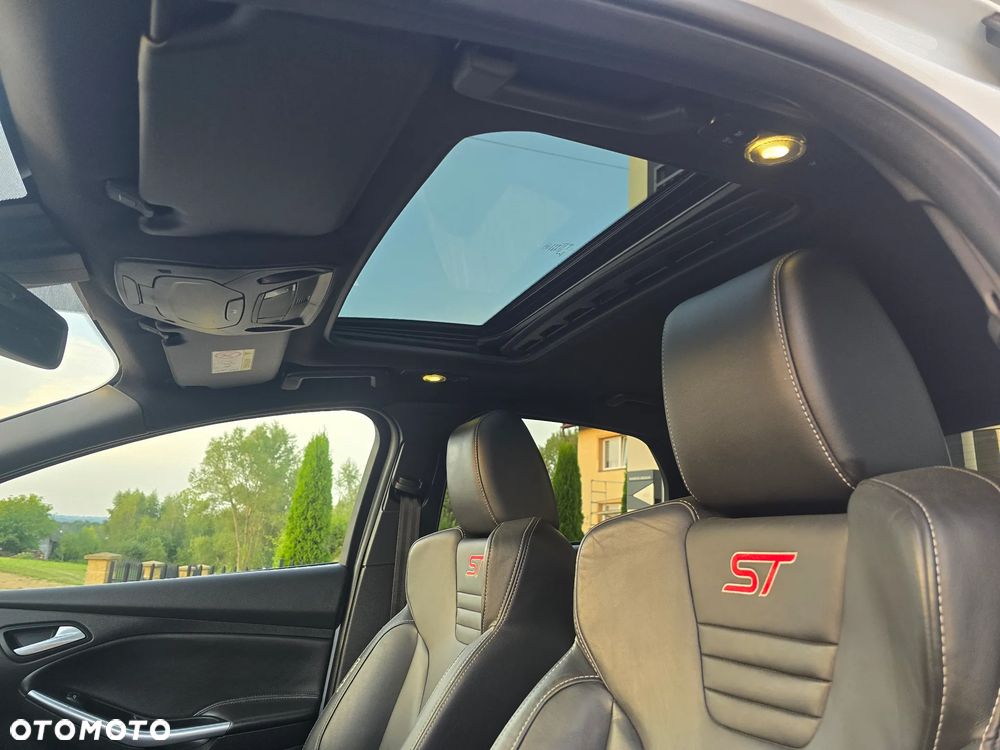 Ford Focus - 23
