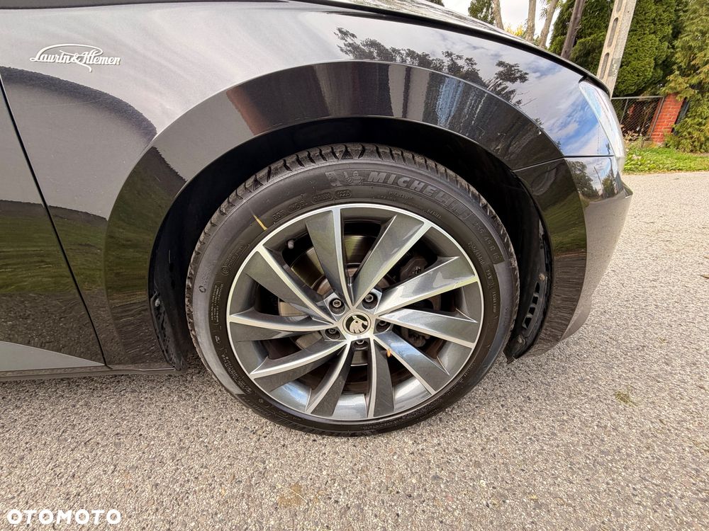 Skoda Superb 2.0 TSI 4x4 L&K DSG - 23