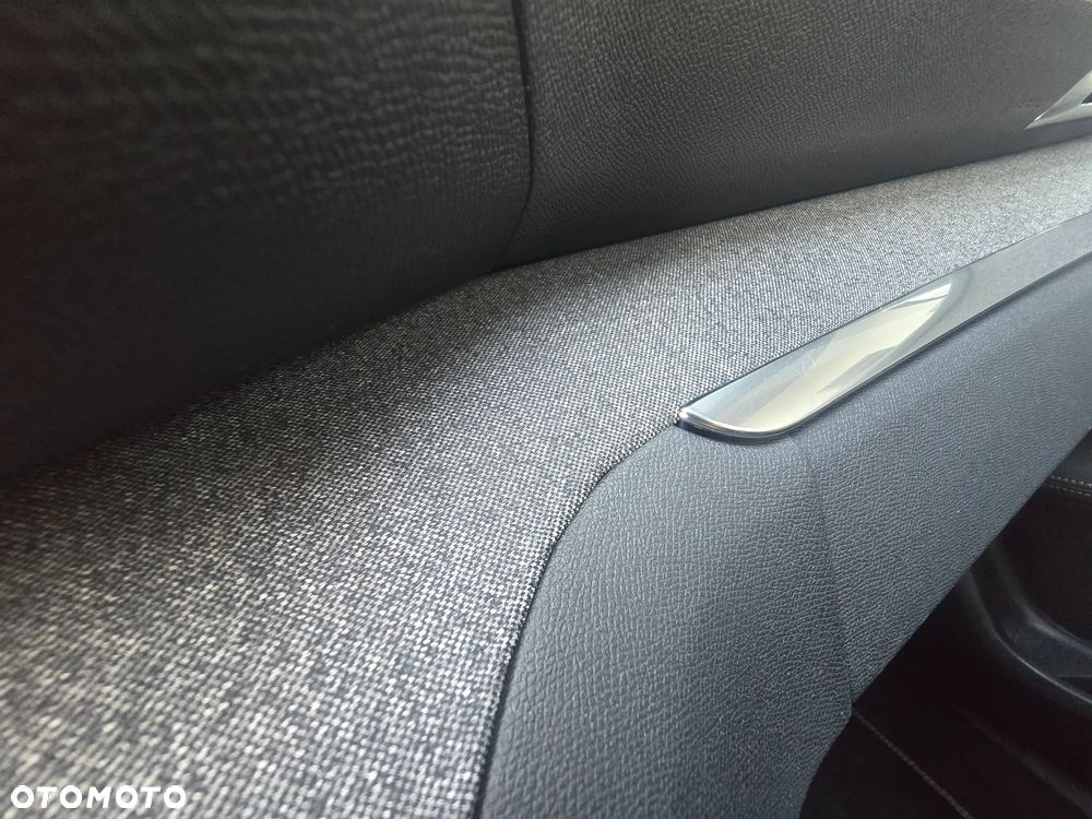 Peugeot 3008 BlueHDi 150 Stop & Start Active Business-Paket - 32