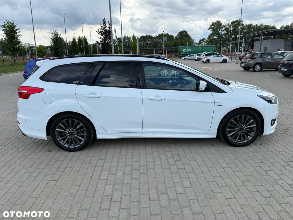 Ford Focus 1.0 EcoBoost Start-Stopp-System ST-LINE STYLE - 13