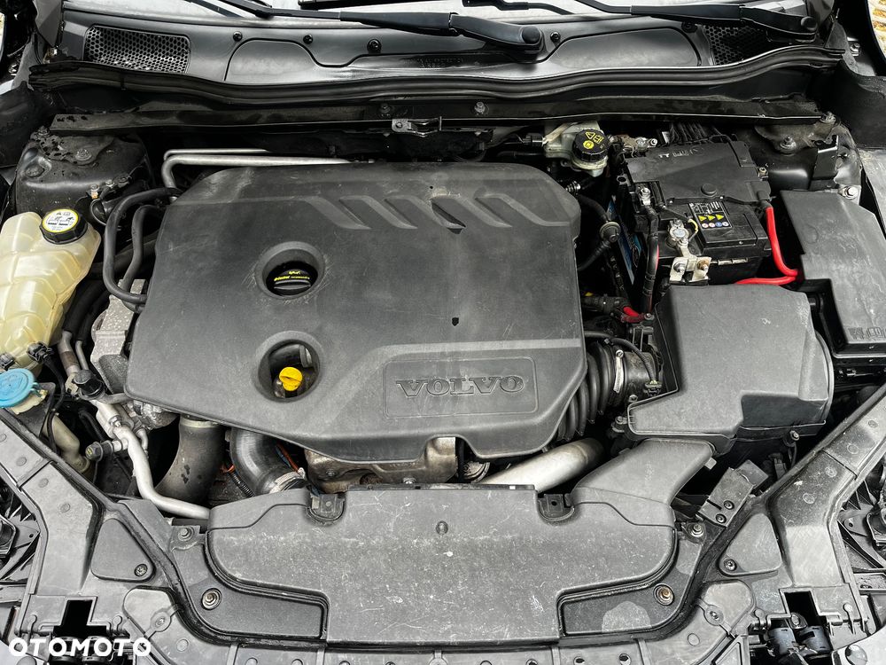 Volvo V40 D2 R Design - 24