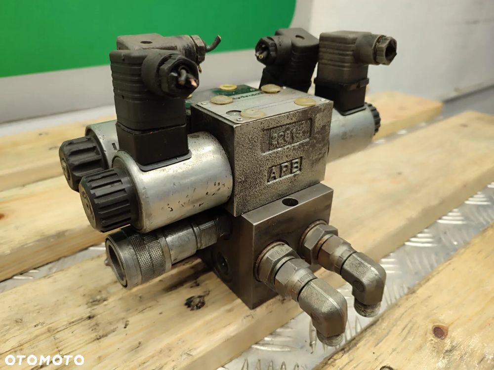 Blok zaworów kierunkowych 935 82971 PARKER DENISON - 4