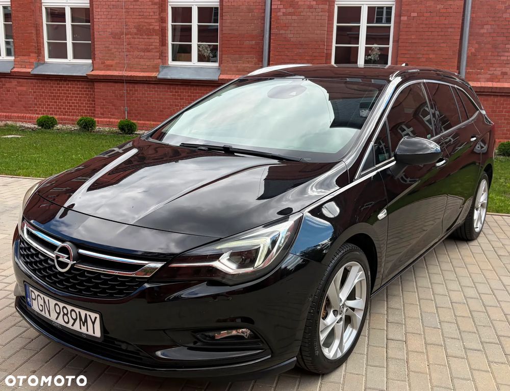 Opel Astra 1.6 CDTI Cosmo - 1