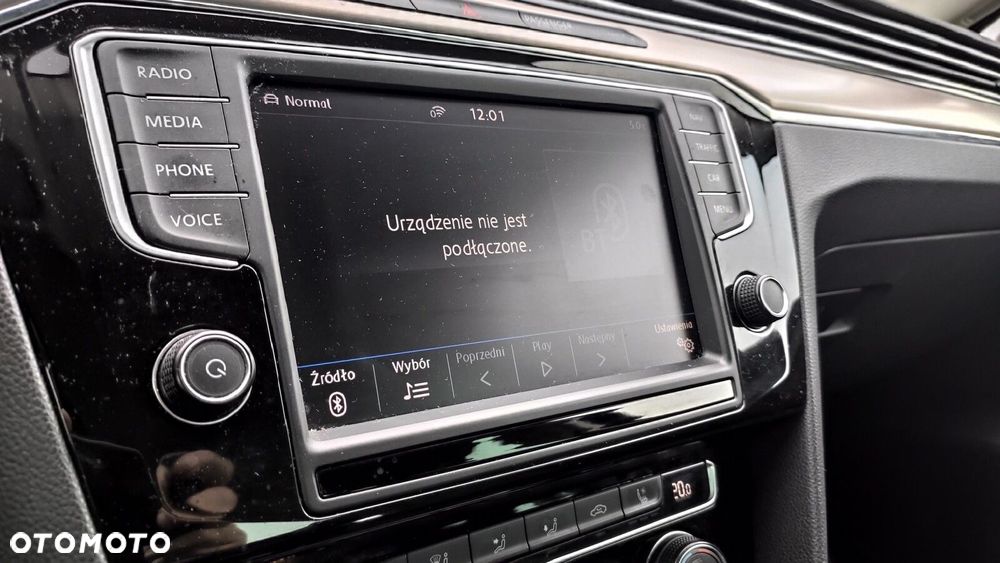 Volkswagen Passat - 20