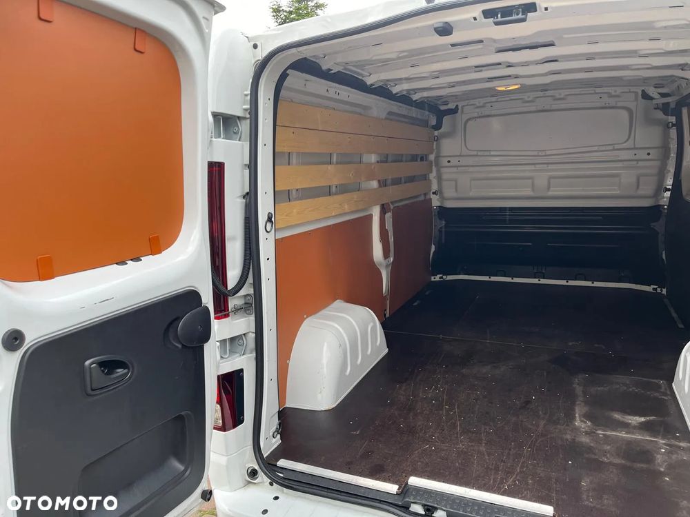 Renault Trafic - 18