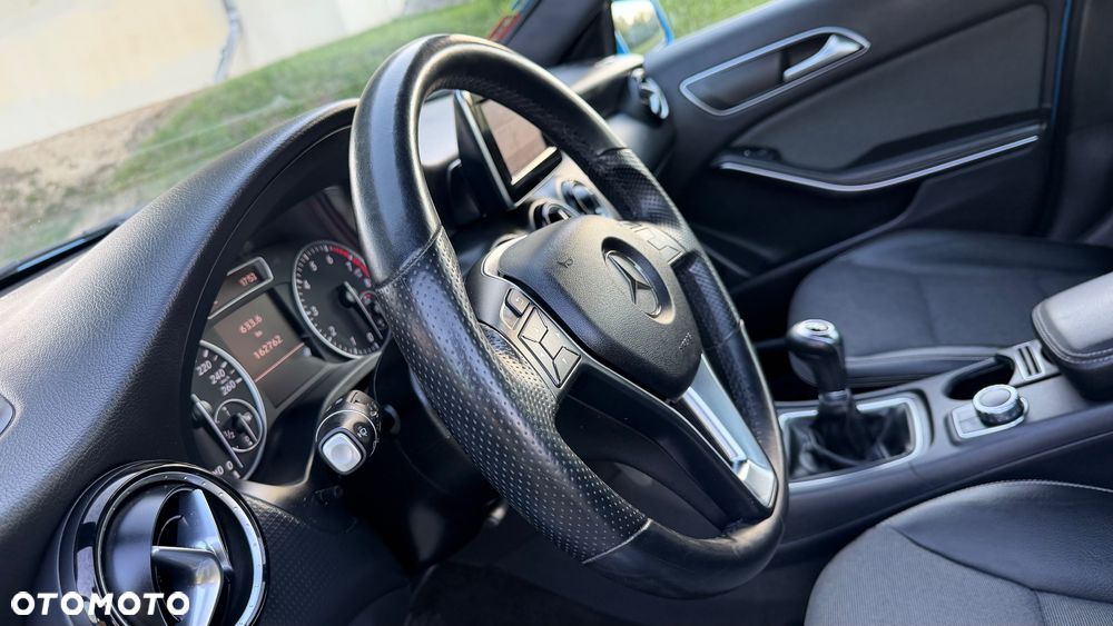 Mercedes-Benz Klasa A 180 (BlueEFFICIENCY) - 19