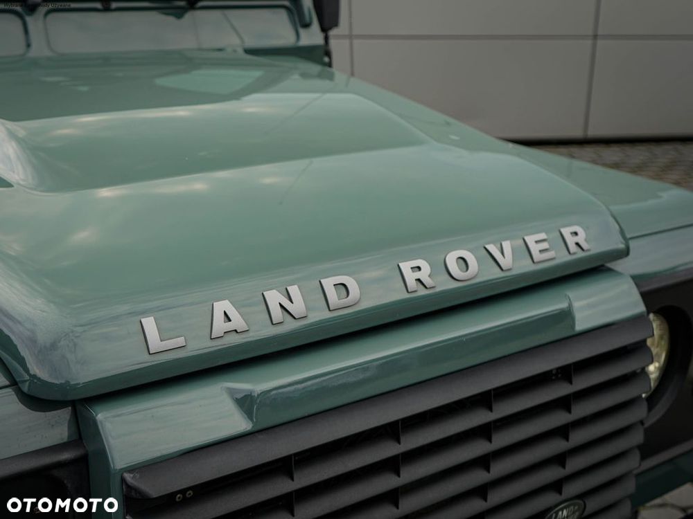 Land Rover Defender - 3