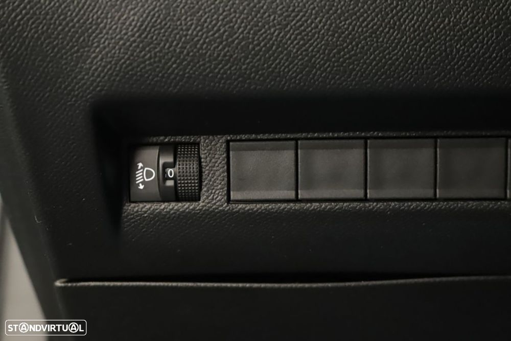 Peugeot 2008 1.2 PureTech Allure - 19