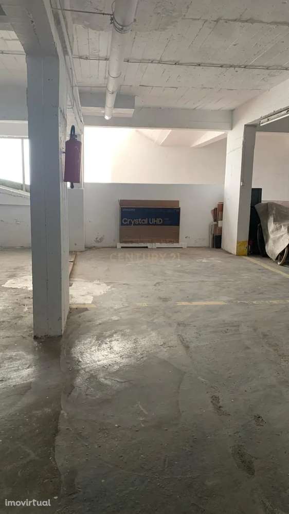 Lugar de Estacionamento à venda no centro da Costa da Caparica - Grande imagem: 2/7