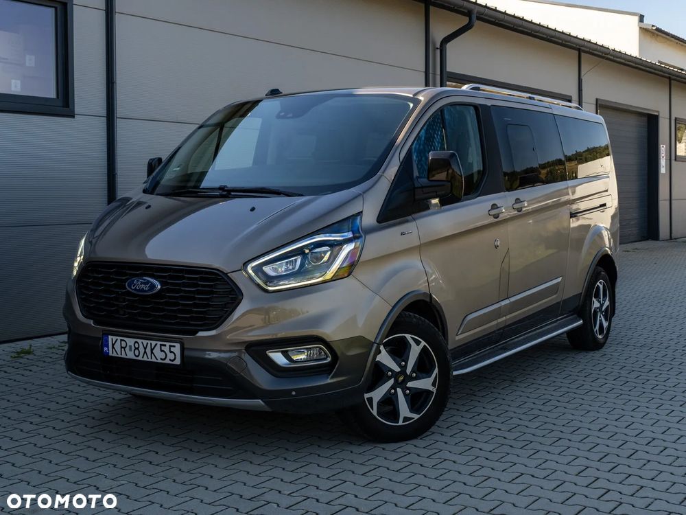Ford Tourneo Custom - 1