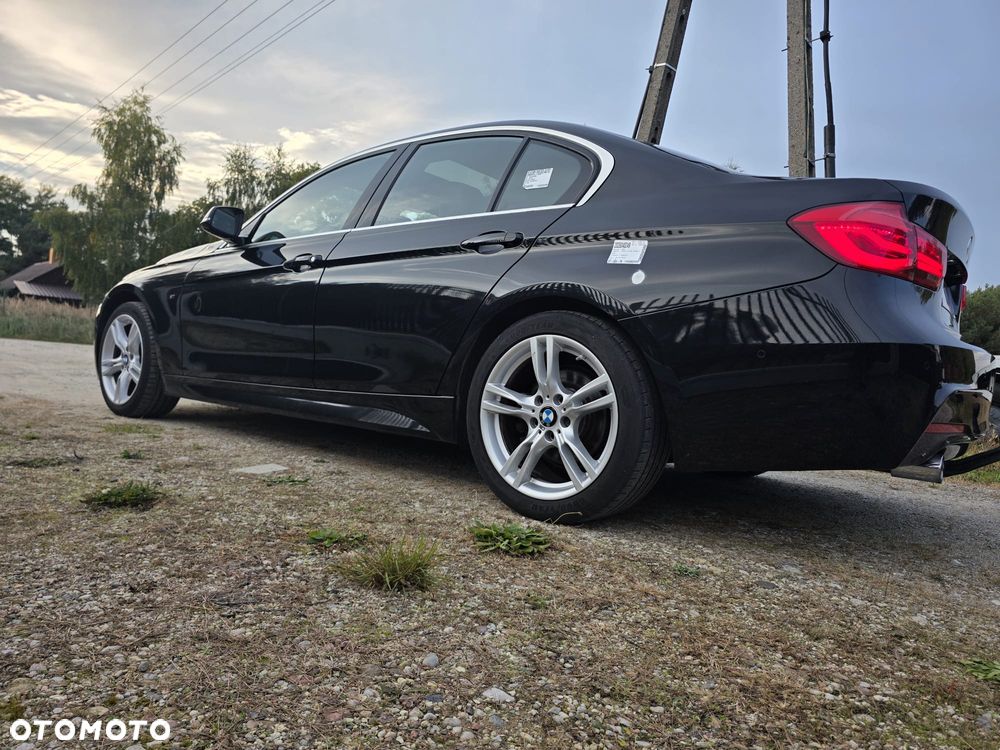 BMW Seria 3 318i Edition M Sport Shadow - 31