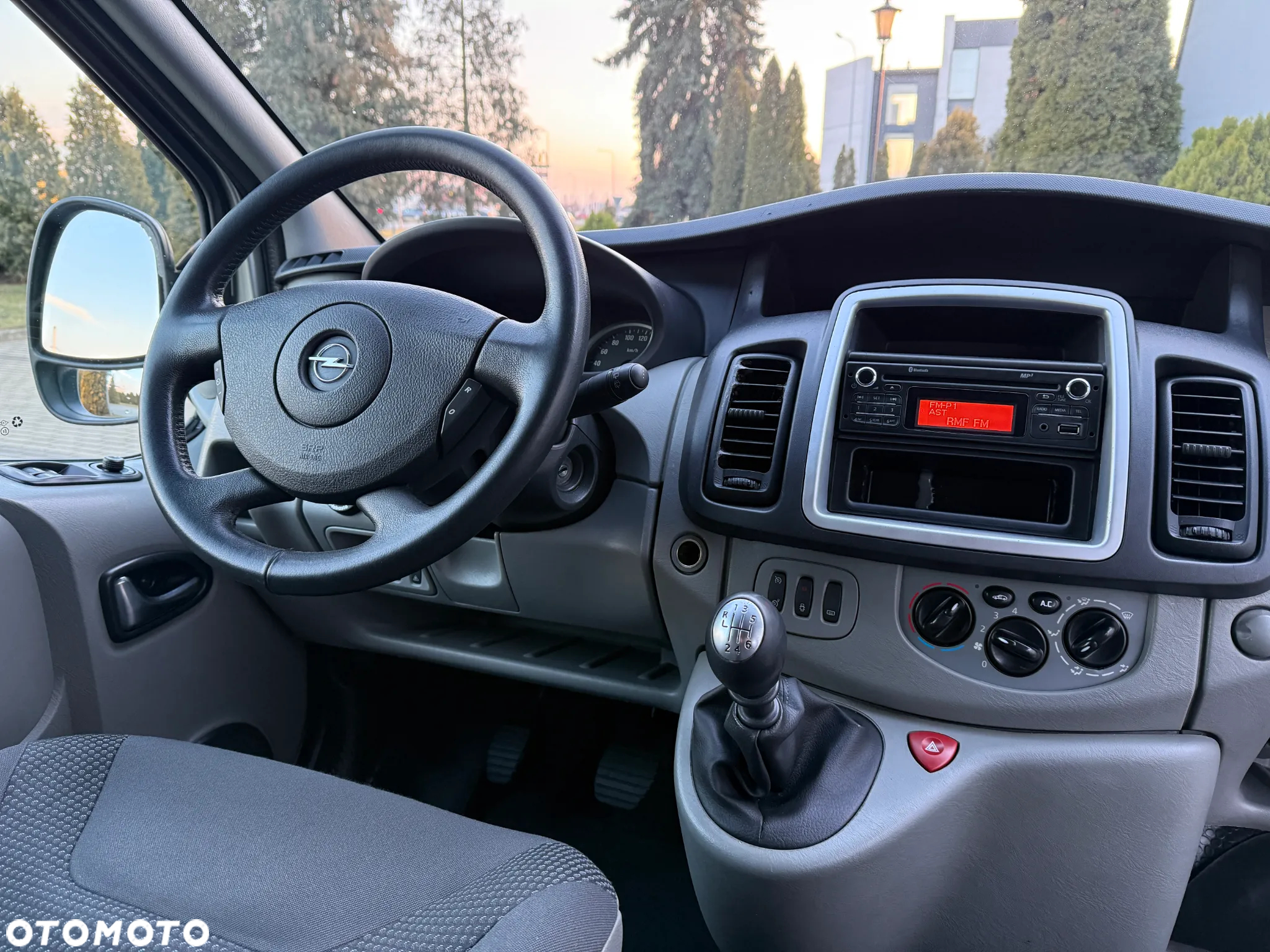 Opel Vivaro - 22