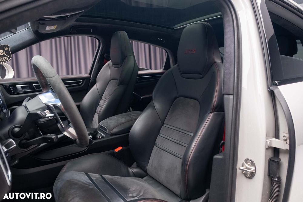 Porsche Cayenne Coupe - 26