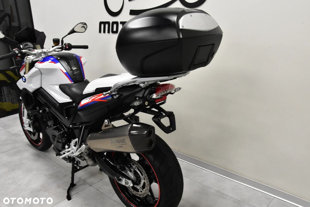 BMW F - 15