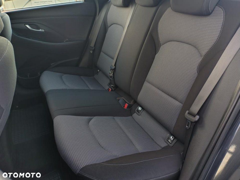 Hyundai i30 1.5 DPI Classic + - 12