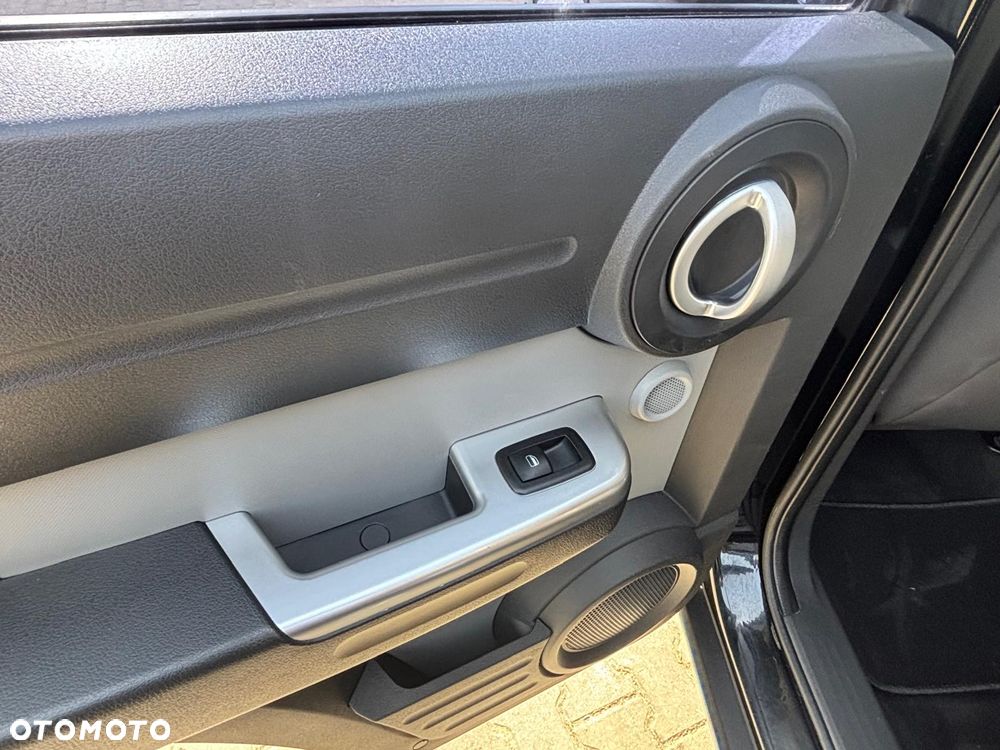 Dodge Nitro 3.7 V6 SLT 4WD - 37