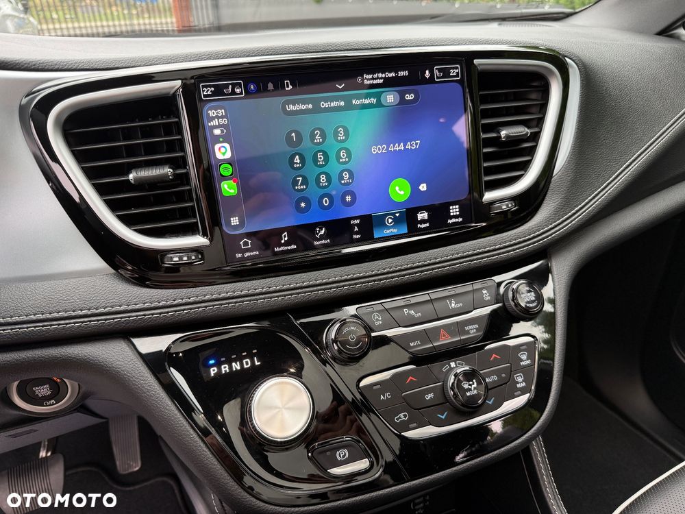Chrysler Pacifica - 16