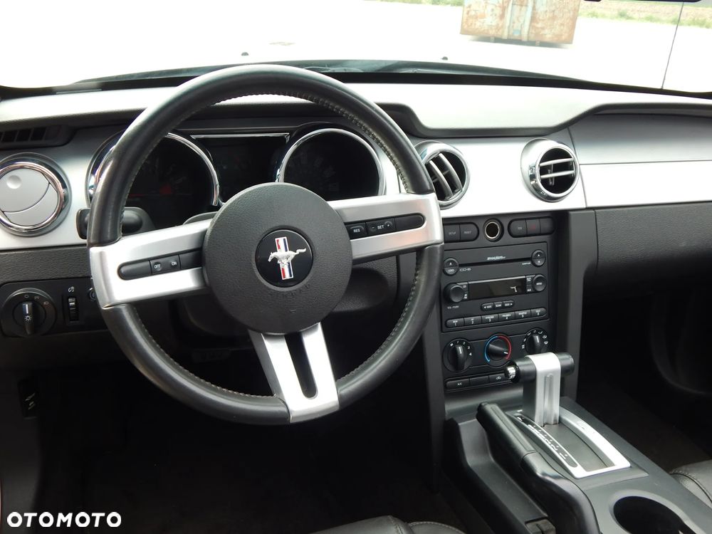 Ford Mustang - 24