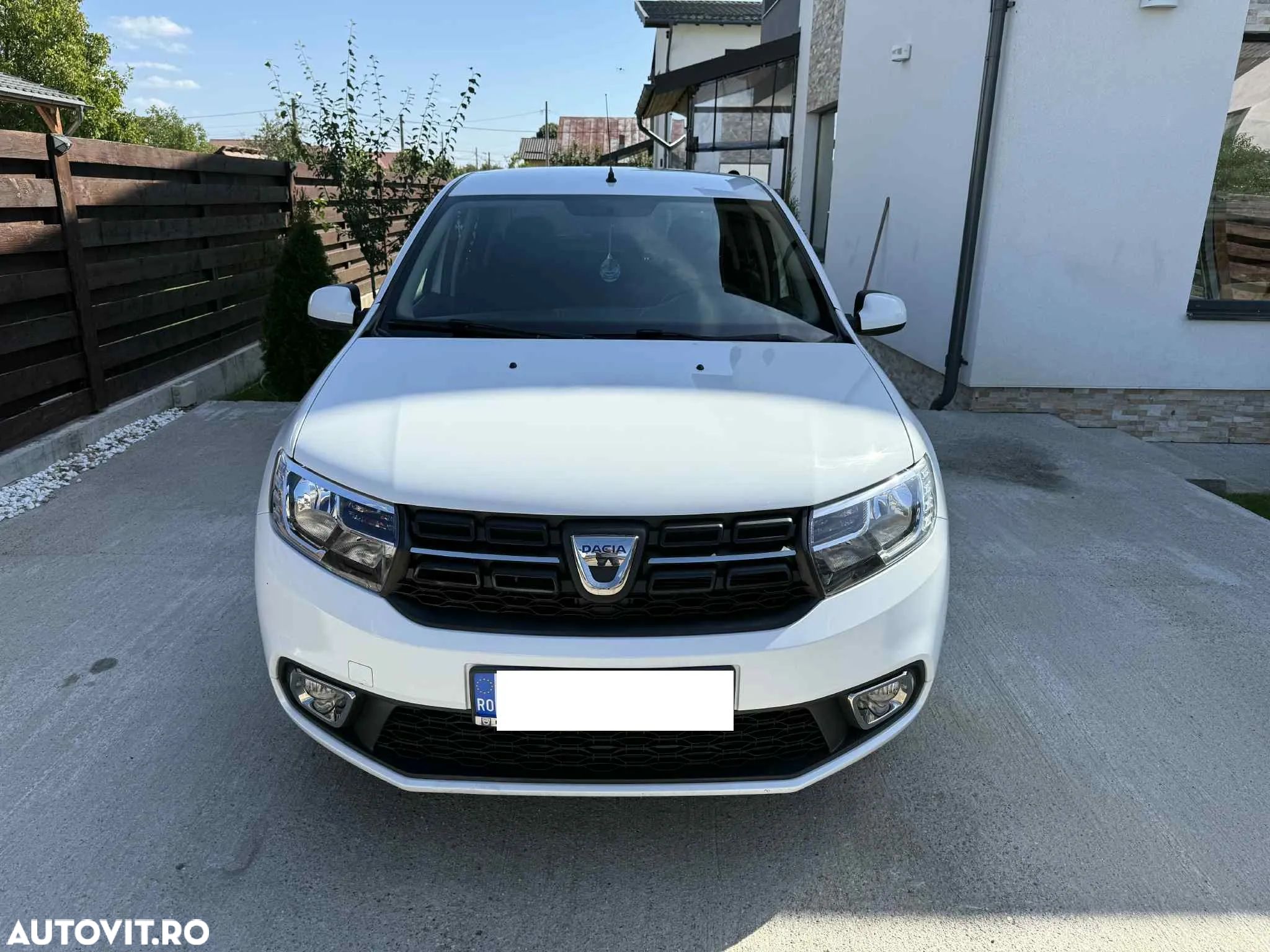 Dacia Logan 0.9 TCe Laureate - 1