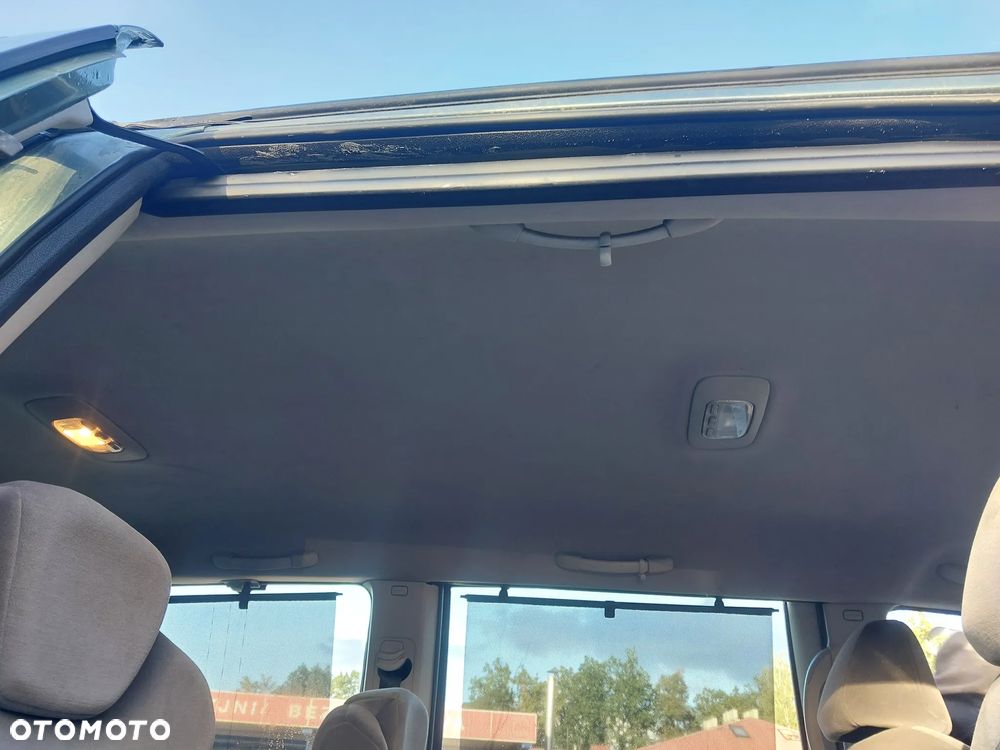 Citroen C8 Peugeot 807 silnik kompletny 2.0 16v Benzyna EW10A RFJ 103 kW 140 KM kolektor przepustnica cewka pompa alternator sprężarka skrzynia biegów AUTOMAT drzwi klapa maska zderzak lusterko listwa przesuwne boczne klamka zamek rolka mikrostyk blenda pas konsola schowek boczek drzwi fotel obrotowy fotele podsufitka panel sterownik wyświetlacz moduł szyba poduszka kierownica manetki zwijak radio mechanizm wydech tłumik mcperson zacisk hamulcowy lampa felga R16 hak holowniczy odpinany zbiorniczek rura przewód dekory drewno wyświetlacz NA CZĘŚCI WSZYSTKIE CZĘŚCI - 26