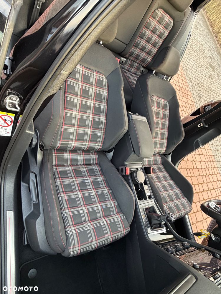 Volkswagen Golf 2.0 TSI BMT GTI Performance - 28