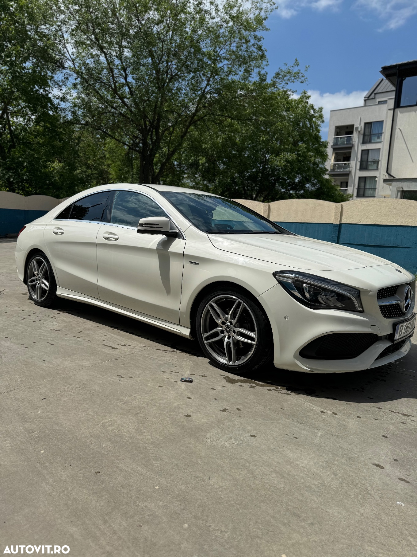 Mercedes-Benz CLA 200 7G-DCT AMG Line - 12
