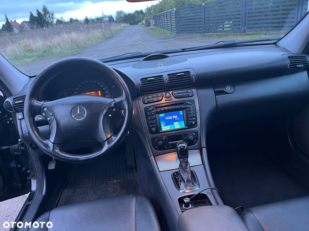 Mercedes-Benz Klasa C 320 T Avantgarde - 11
