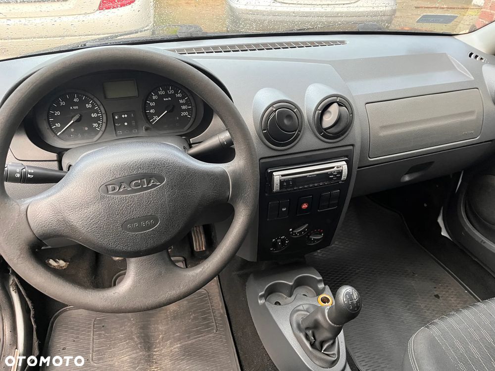 Dacia Logan MCV 1.4 - 10