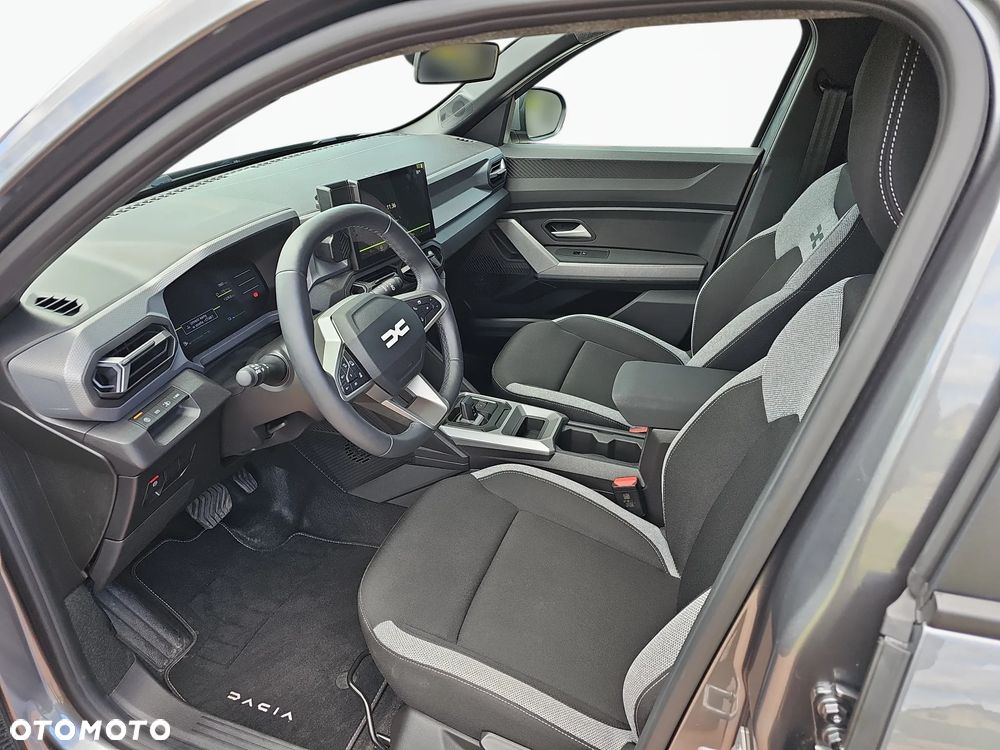 Dacia Duster 1.8 Full Hybrid 155 Journey MMT - 11