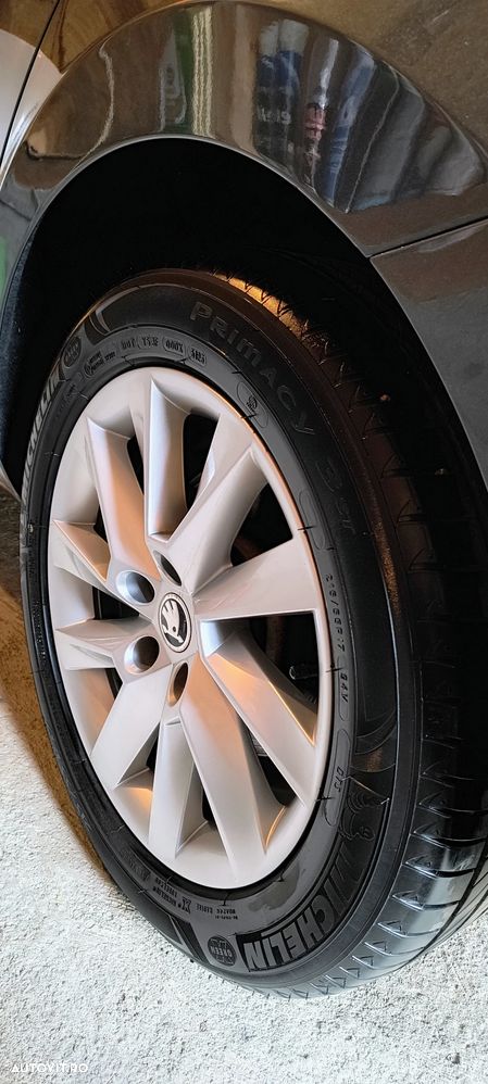 Skoda Superb 2.0 TDI DSG Premium Edition - 26