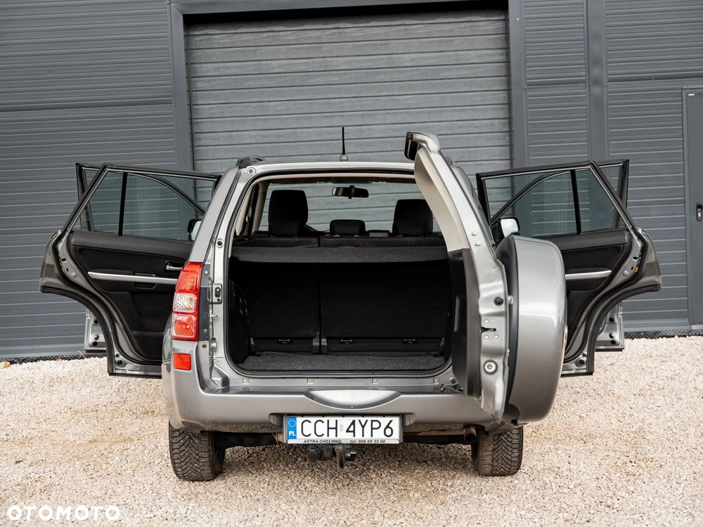Suzuki Grand Vitara 2.0 Comfort + Family - 13