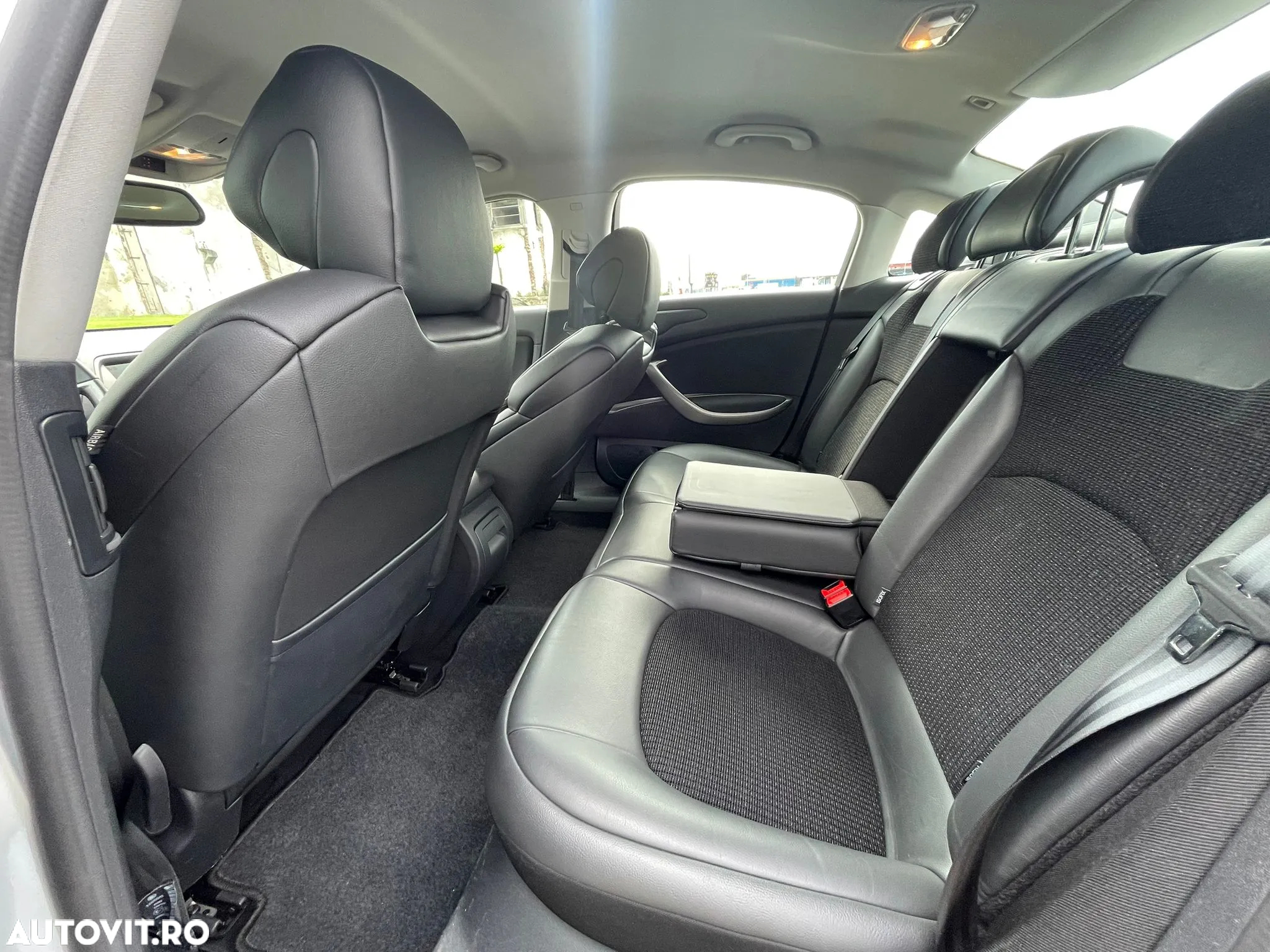 Citroën C5 Tourer HDi 140 FAP Confort - 8