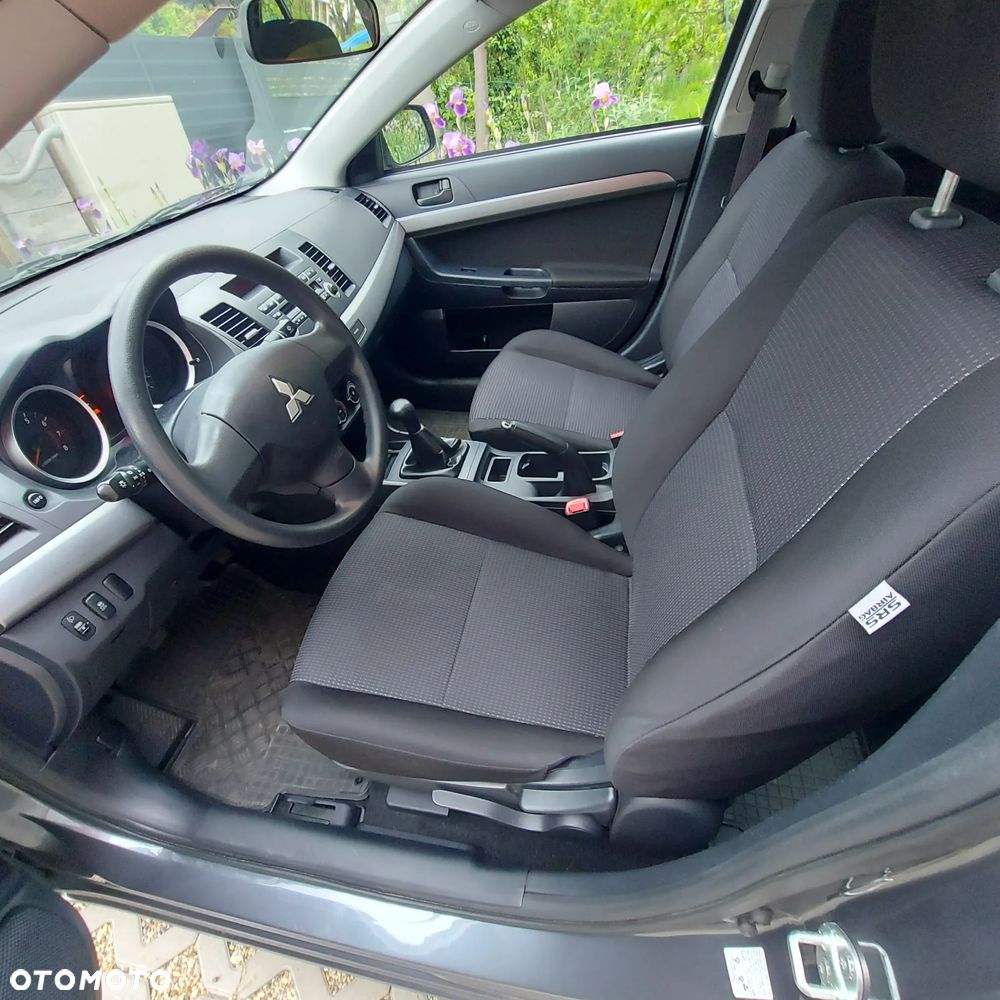 Mitsubishi Lancer 1.6 Inform - 4