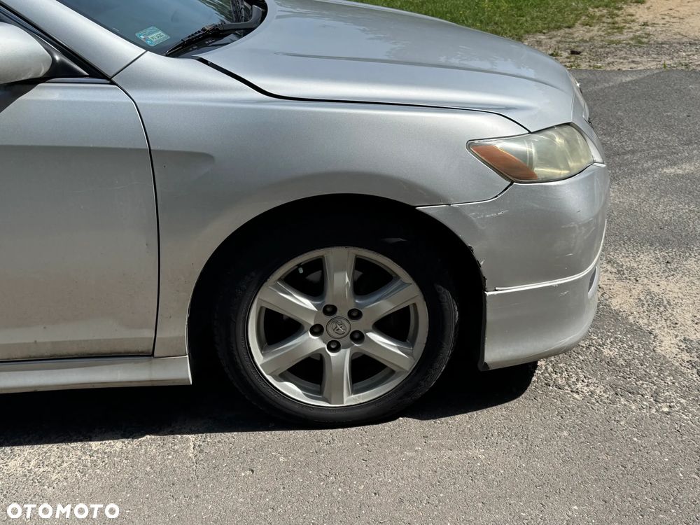 Toyota Camry 2.4 SE - 4