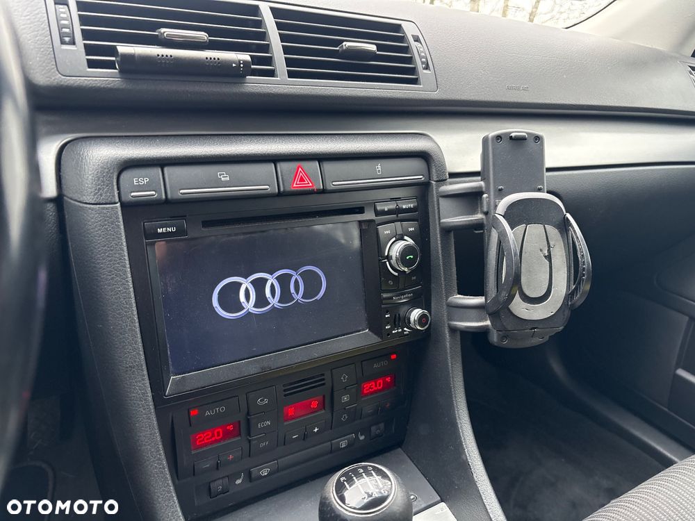 Audi A4 Avant 2.0 TDI DPF - 10