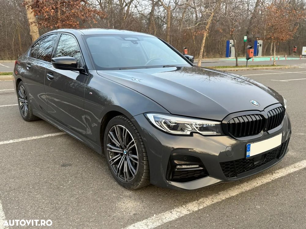 BMW Seria 3 330i xDrive AT - 31