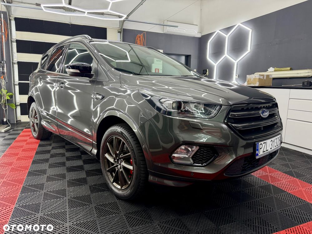 Ford Kuga 1.5 EcoBoost 2x4 ST-Line - 2