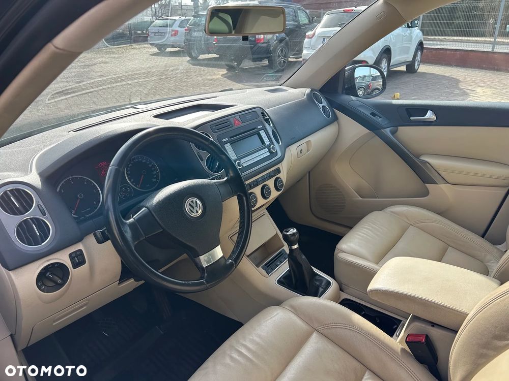 Volkswagen Tiguan 2.0 TDI DPF 4Motion BlueMotion Technology Lounge Sport & Style - 8